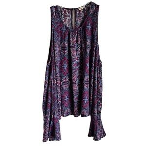 Hollister by Abercrombie Women’s Multicolored Cold Shoulder Blouse.  Size M